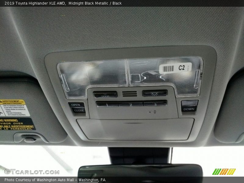 Midnight Black Metallic / Black 2019 Toyota Highlander XLE AWD