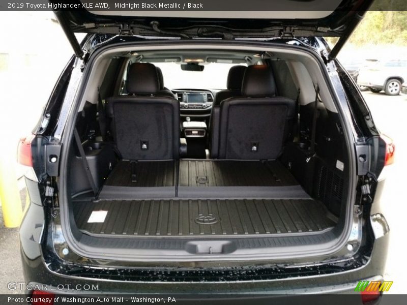  2019 Highlander XLE AWD Trunk