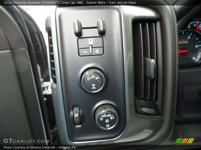 Summit White / Dark Ash/Jet Black 2019 Chevrolet Silverado 2500HD LTZ Crew Cab 4WD