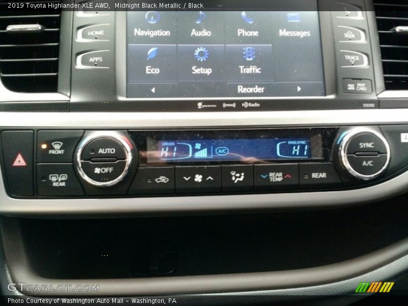 Midnight Black Metallic / Black 2019 Toyota Highlander XLE AWD