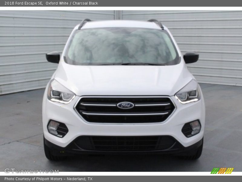Oxford White / Charcoal Black 2018 Ford Escape SE