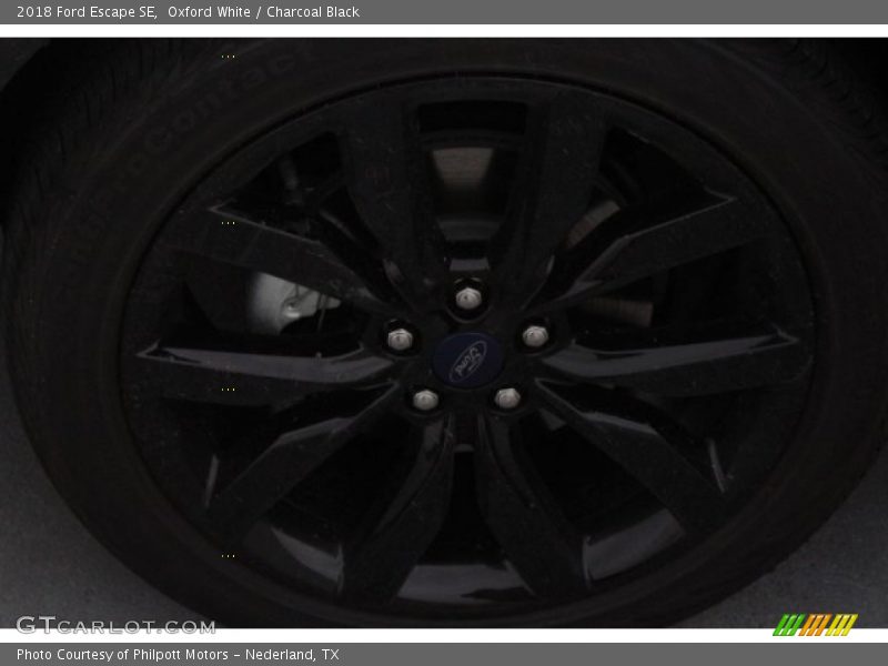 Oxford White / Charcoal Black 2018 Ford Escape SE