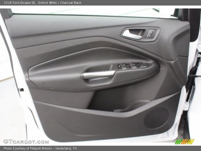 Oxford White / Charcoal Black 2018 Ford Escape SE
