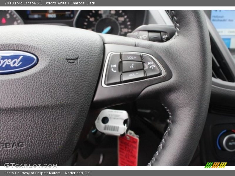 Oxford White / Charcoal Black 2018 Ford Escape SE