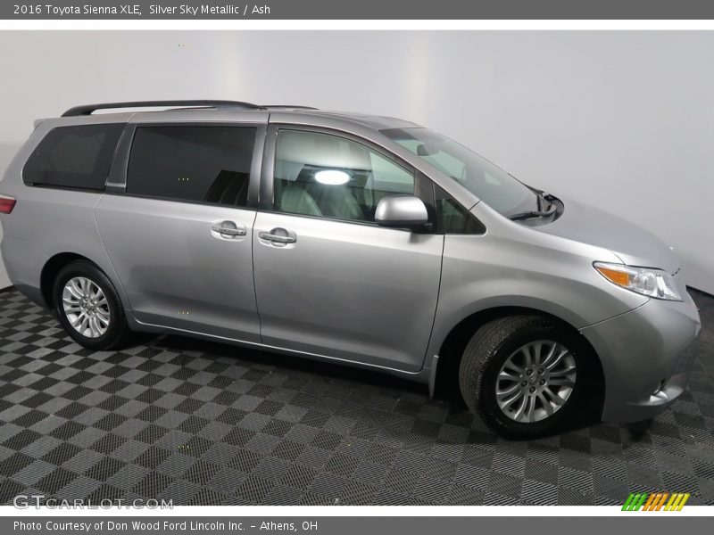 Silver Sky Metallic / Ash 2016 Toyota Sienna XLE