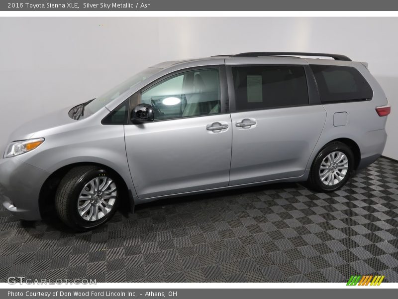 Silver Sky Metallic / Ash 2016 Toyota Sienna XLE