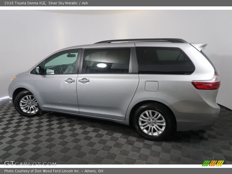 Silver Sky Metallic / Ash 2016 Toyota Sienna XLE