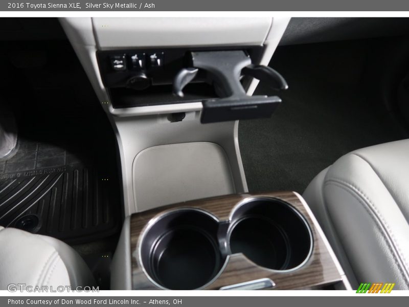 Silver Sky Metallic / Ash 2016 Toyota Sienna XLE