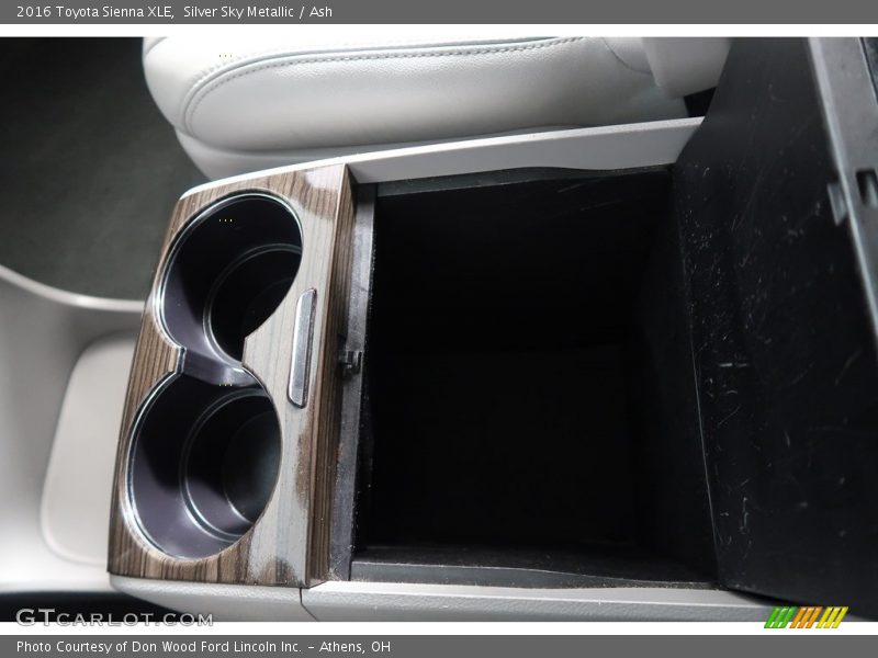 Silver Sky Metallic / Ash 2016 Toyota Sienna XLE