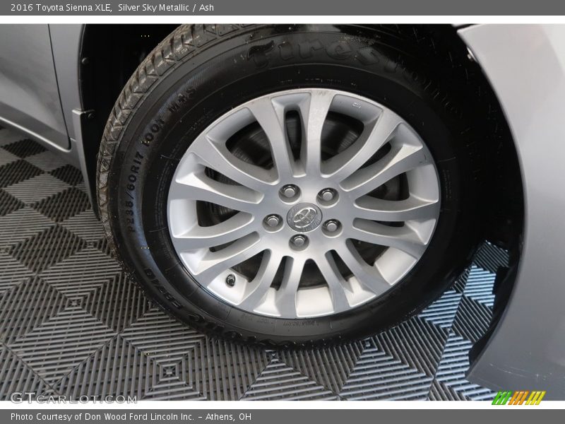Silver Sky Metallic / Ash 2016 Toyota Sienna XLE