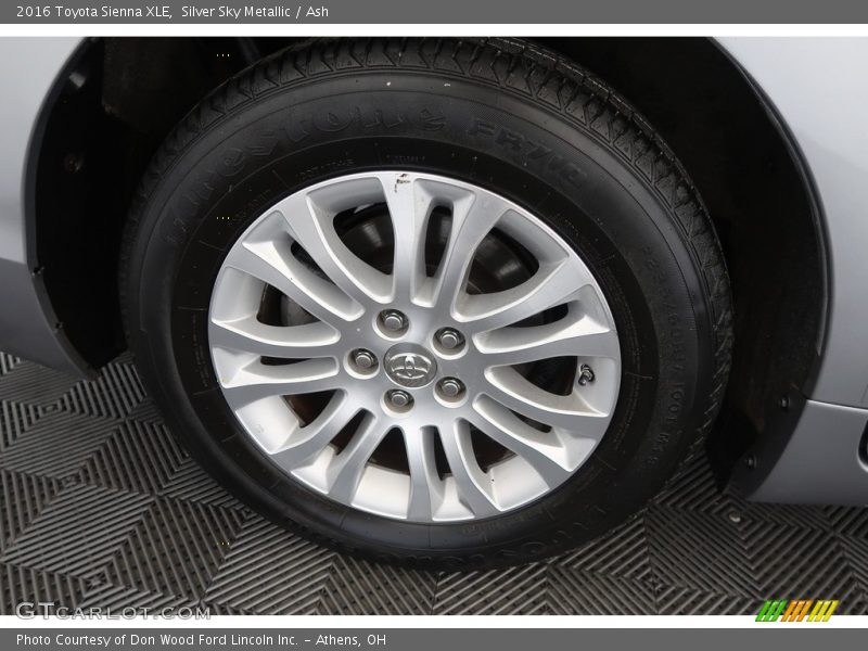 Silver Sky Metallic / Ash 2016 Toyota Sienna XLE