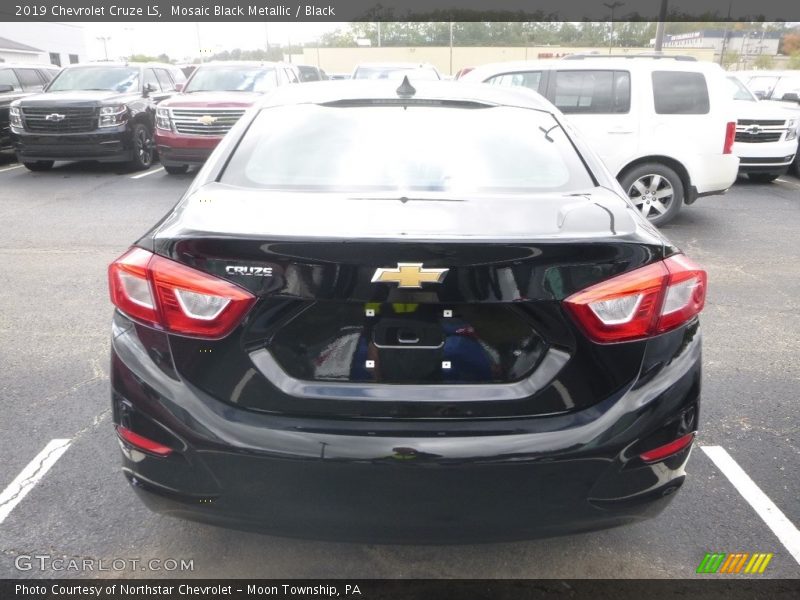 Mosaic Black Metallic / Black 2019 Chevrolet Cruze LS