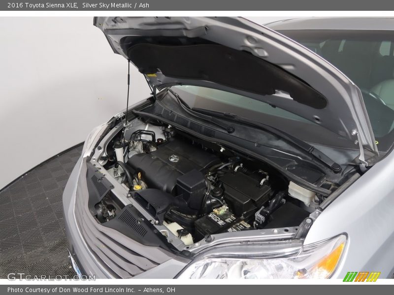 Silver Sky Metallic / Ash 2016 Toyota Sienna XLE