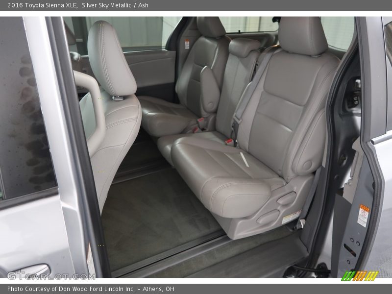 Silver Sky Metallic / Ash 2016 Toyota Sienna XLE