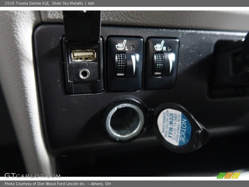 Silver Sky Metallic / Ash 2016 Toyota Sienna XLE