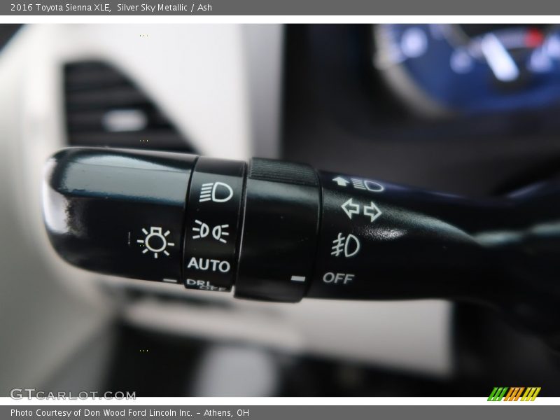 Silver Sky Metallic / Ash 2016 Toyota Sienna XLE