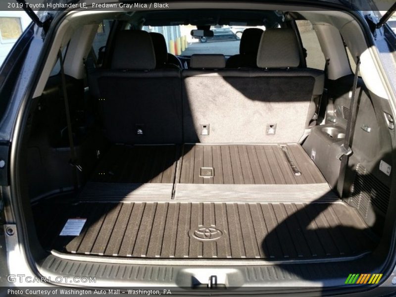 Predawn Gray Mica / Black 2019 Toyota Highlander LE