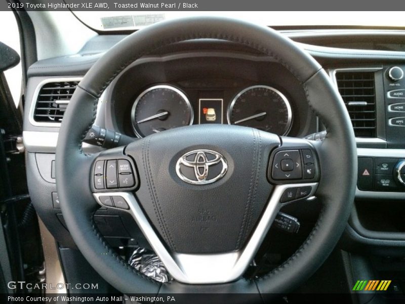 Toasted Walnut Pearl / Black 2019 Toyota Highlander XLE AWD