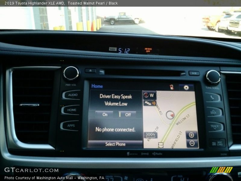 Toasted Walnut Pearl / Black 2019 Toyota Highlander XLE AWD