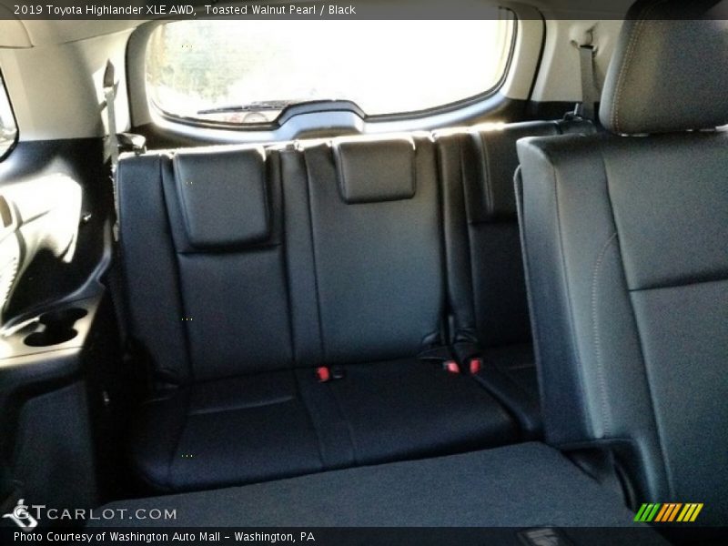 Toasted Walnut Pearl / Black 2019 Toyota Highlander XLE AWD