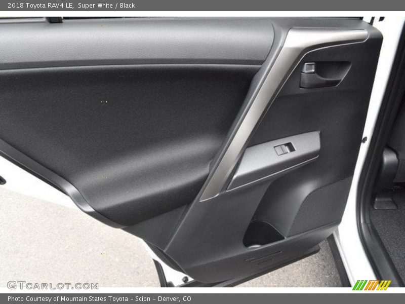Super White / Black 2018 Toyota RAV4 LE