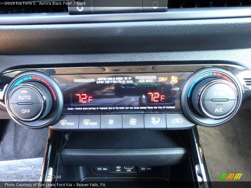 Aurora Black Pearl / Black 2019 Kia Forte S