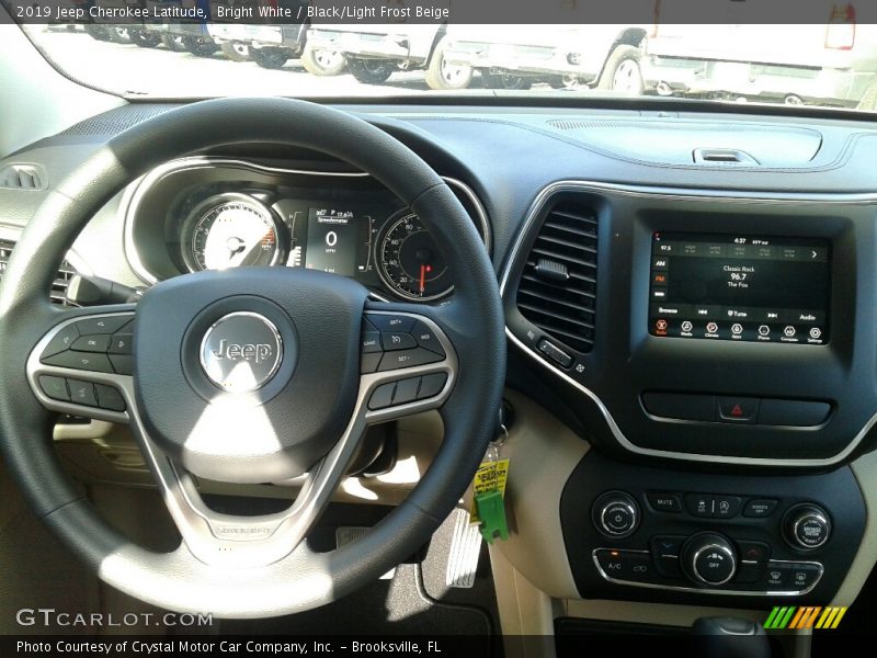 Bright White / Black/Light Frost Beige 2019 Jeep Cherokee Latitude