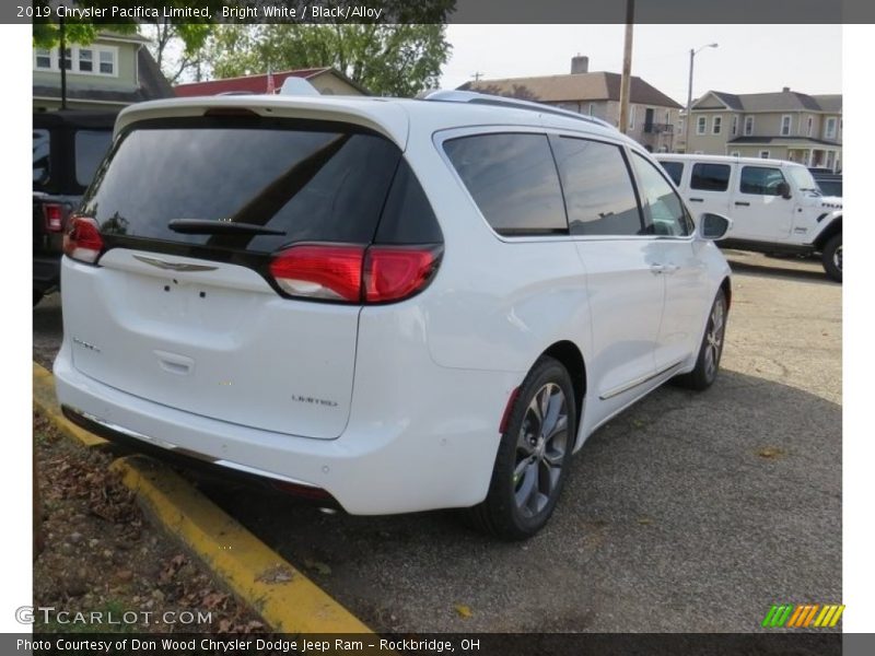 Bright White / Black/Alloy 2019 Chrysler Pacifica Limited