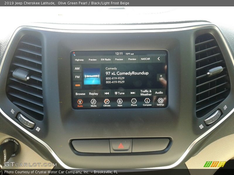 Olive Green Pearl / Black/Light Frost Beige 2019 Jeep Cherokee Latitude