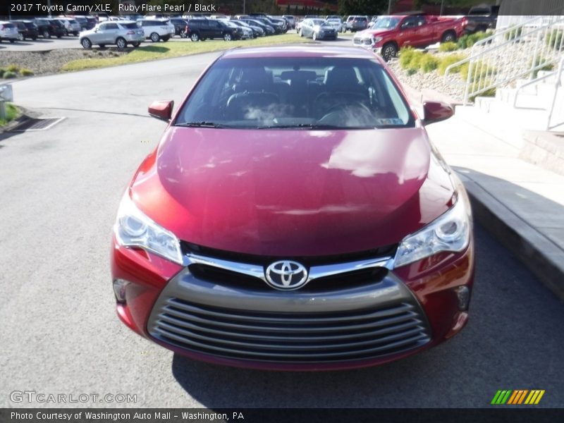 Ruby Flare Pearl / Black 2017 Toyota Camry XLE