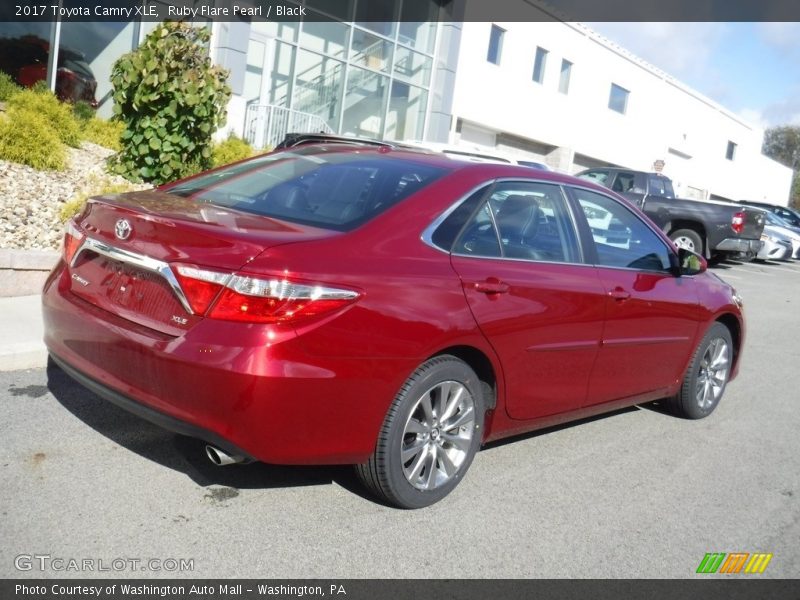 Ruby Flare Pearl / Black 2017 Toyota Camry XLE