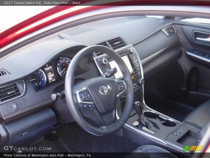 Ruby Flare Pearl / Black 2017 Toyota Camry XLE