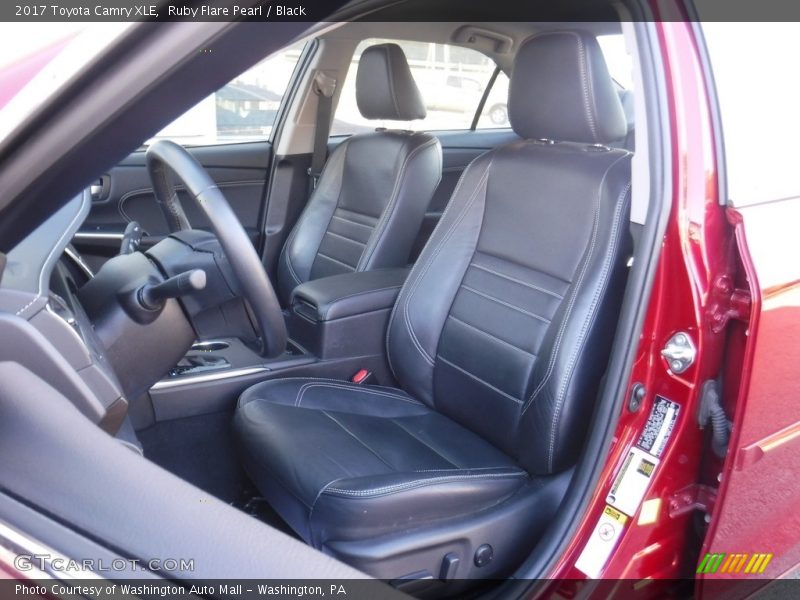 Ruby Flare Pearl / Black 2017 Toyota Camry XLE