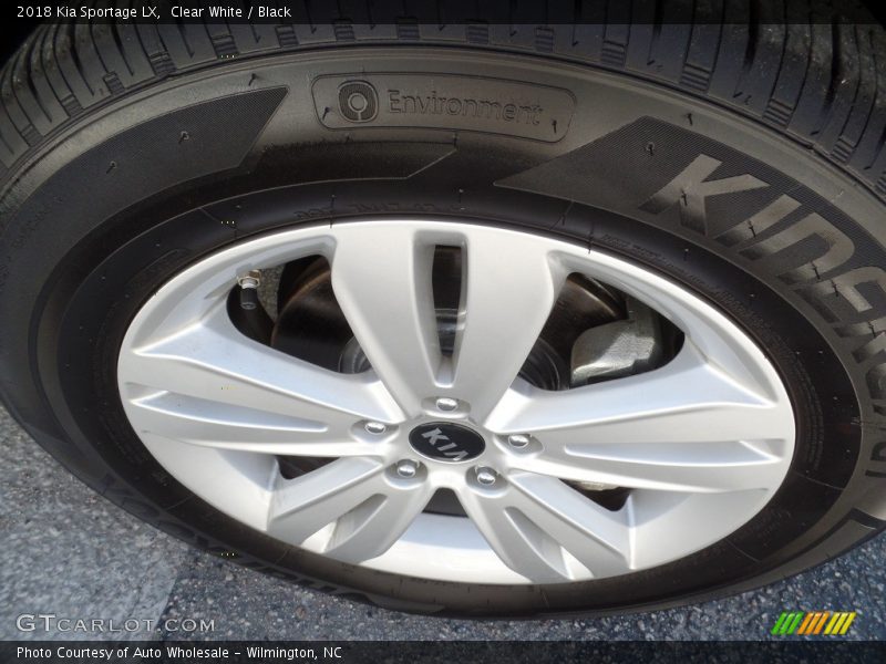 Clear White / Black 2018 Kia Sportage LX
