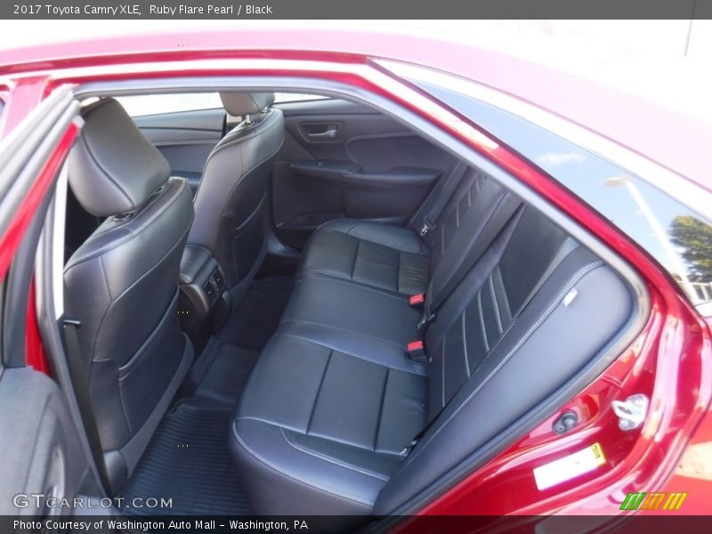 Ruby Flare Pearl / Black 2017 Toyota Camry XLE