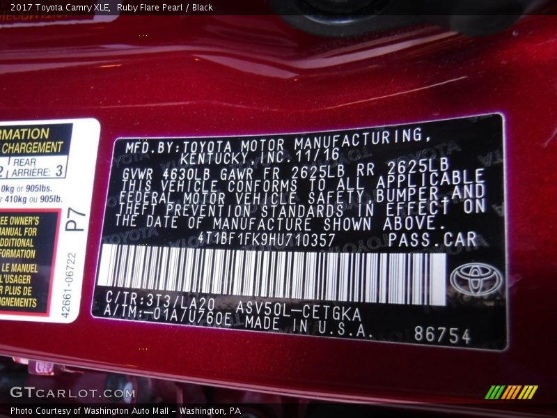 Ruby Flare Pearl / Black 2017 Toyota Camry XLE