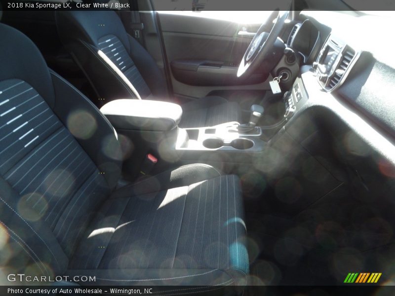Clear White / Black 2018 Kia Sportage LX