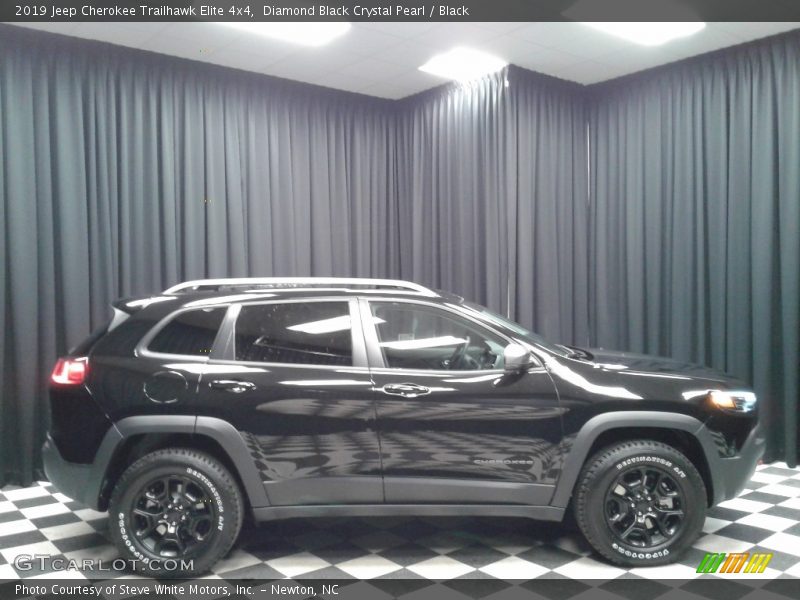 Diamond Black Crystal Pearl / Black 2019 Jeep Cherokee Trailhawk Elite 4x4