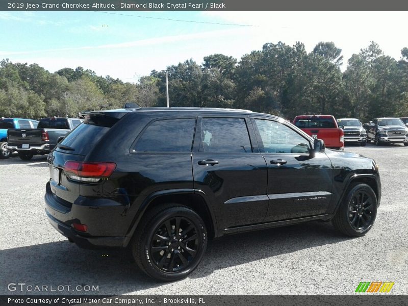 Diamond Black Crystal Pearl / Black 2019 Jeep Grand Cherokee Altitude