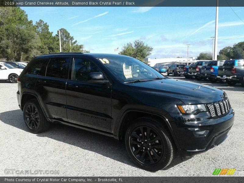 Diamond Black Crystal Pearl / Black 2019 Jeep Grand Cherokee Altitude