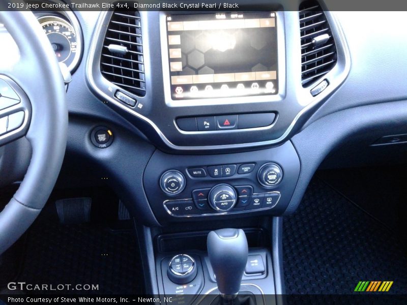 Diamond Black Crystal Pearl / Black 2019 Jeep Cherokee Trailhawk Elite 4x4