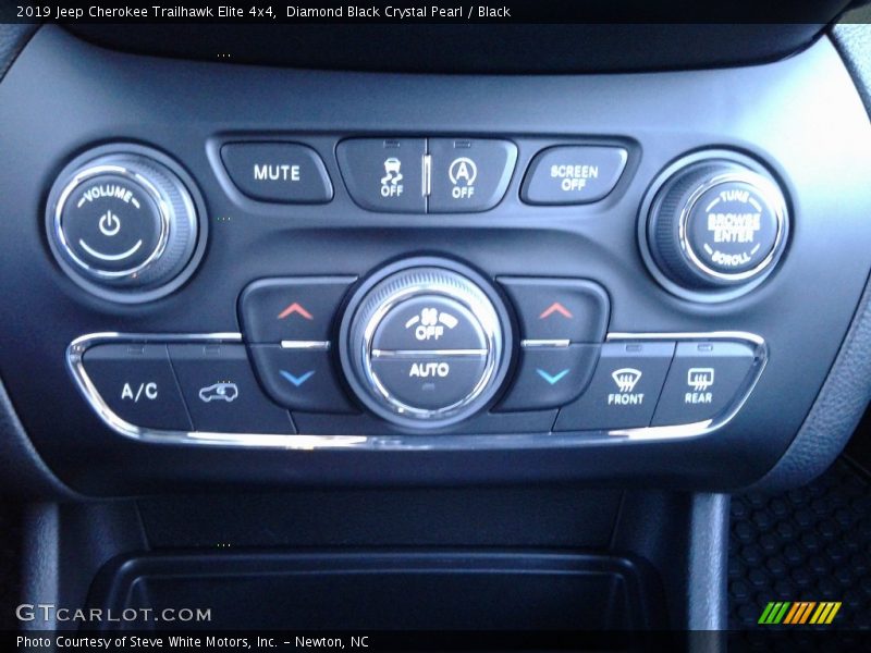 Diamond Black Crystal Pearl / Black 2019 Jeep Cherokee Trailhawk Elite 4x4