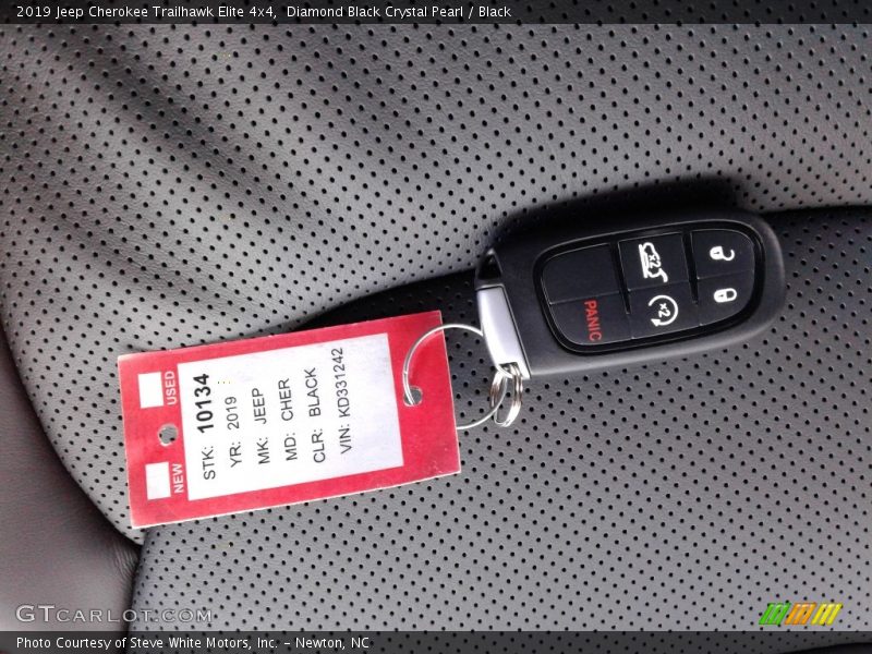 Diamond Black Crystal Pearl / Black 2019 Jeep Cherokee Trailhawk Elite 4x4