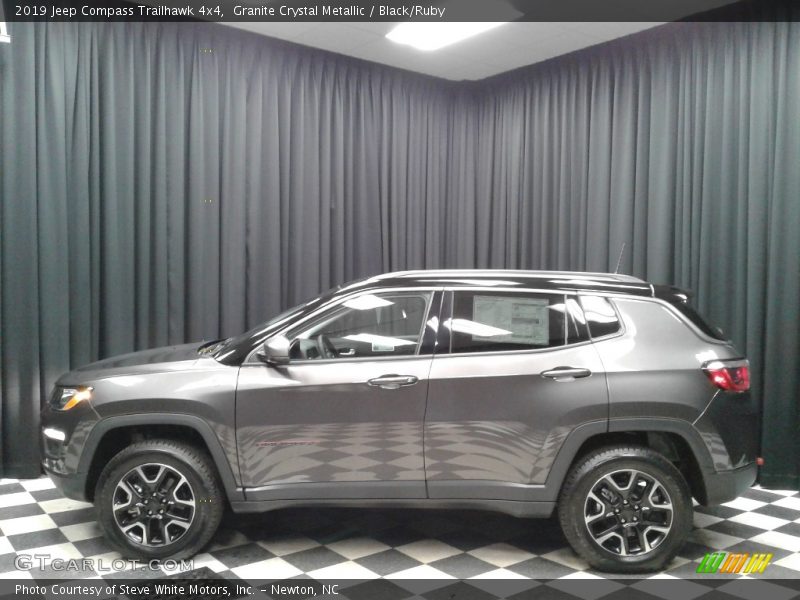 Granite Crystal Metallic / Black/Ruby 2019 Jeep Compass Trailhawk 4x4