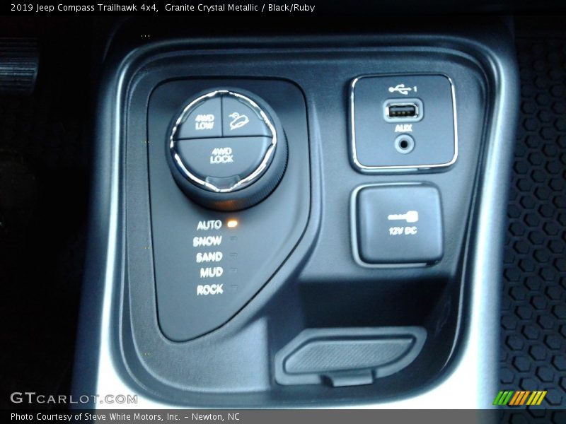 Granite Crystal Metallic / Black/Ruby 2019 Jeep Compass Trailhawk 4x4
