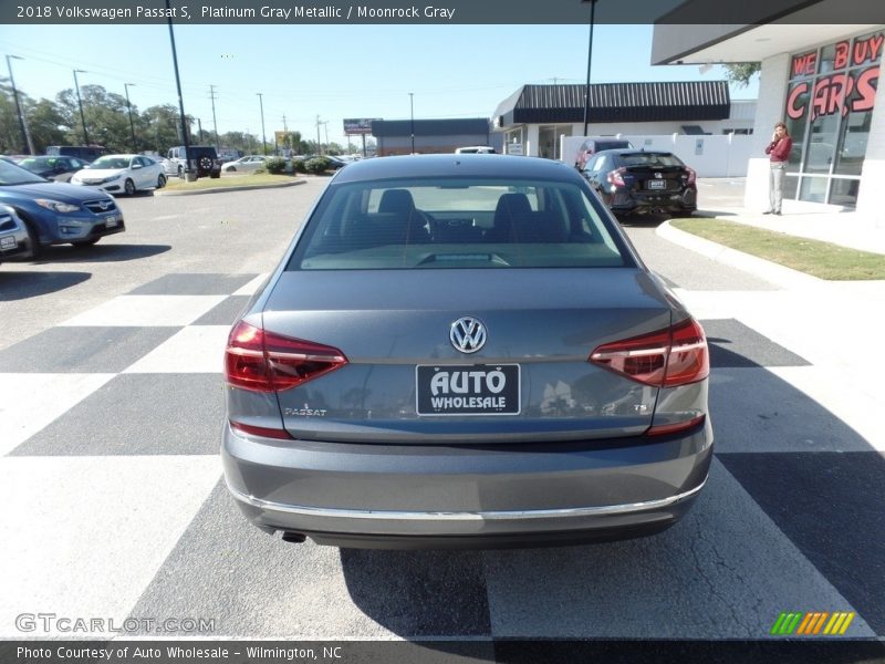 Platinum Gray Metallic / Moonrock Gray 2018 Volkswagen Passat S