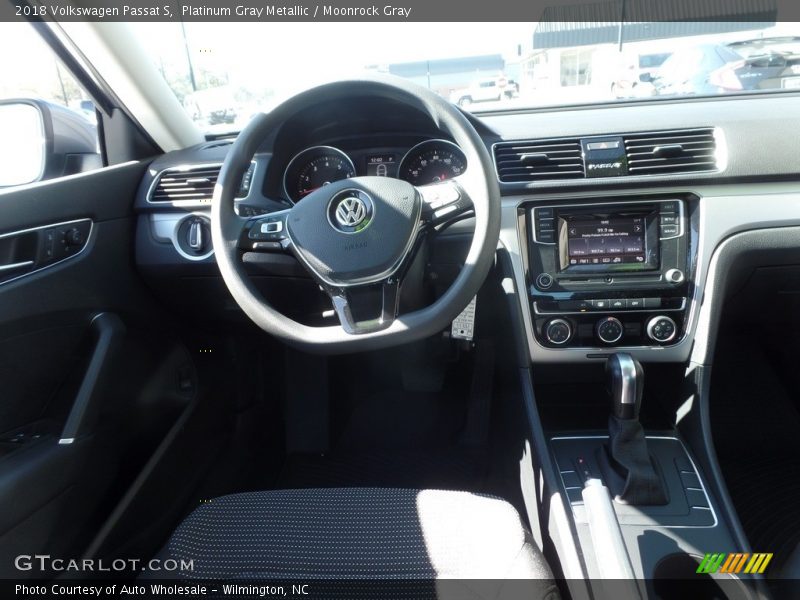 Platinum Gray Metallic / Moonrock Gray 2018 Volkswagen Passat S