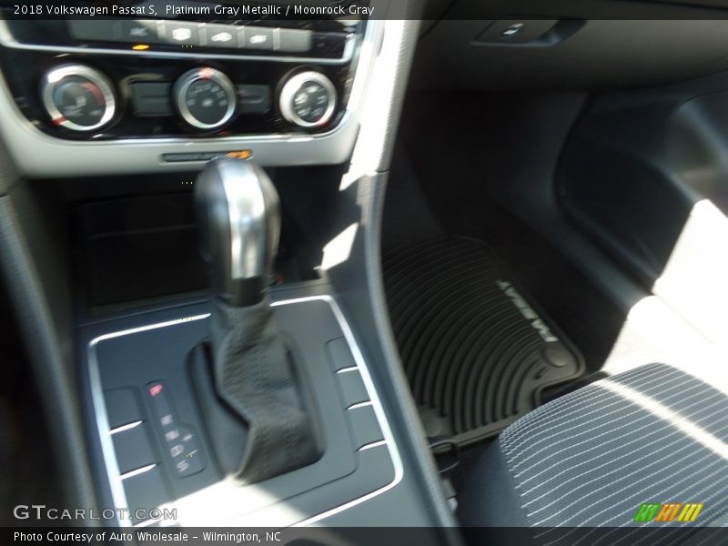 Platinum Gray Metallic / Moonrock Gray 2018 Volkswagen Passat S