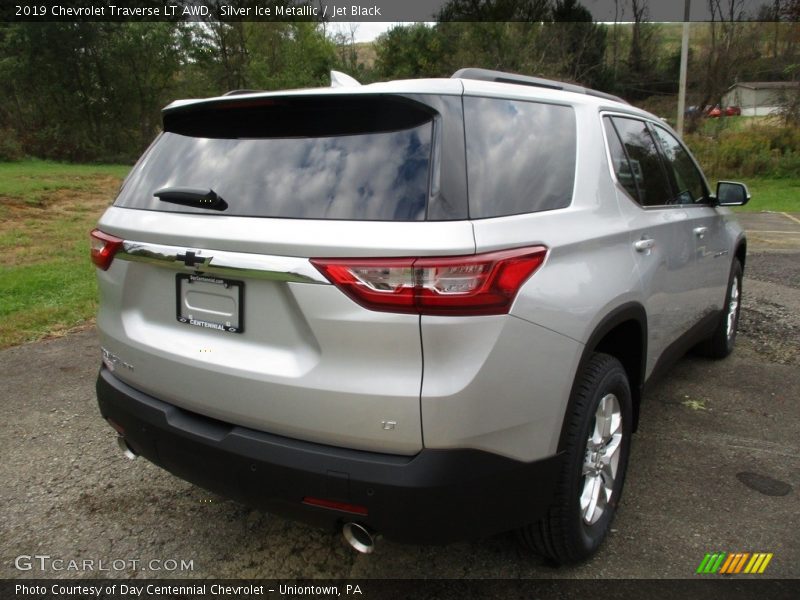Silver Ice Metallic / Jet Black 2019 Chevrolet Traverse LT AWD