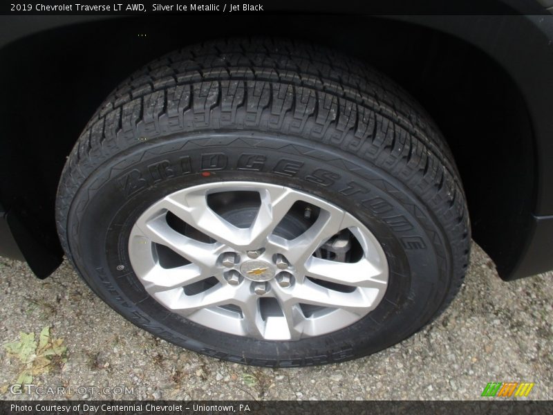 Silver Ice Metallic / Jet Black 2019 Chevrolet Traverse LT AWD